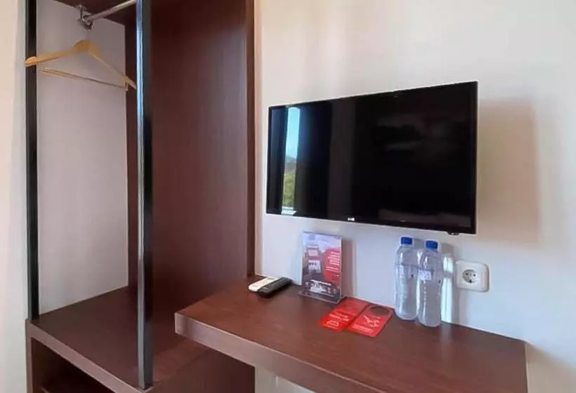 Hotelli Reddoorz Syariah At Pucang Anom