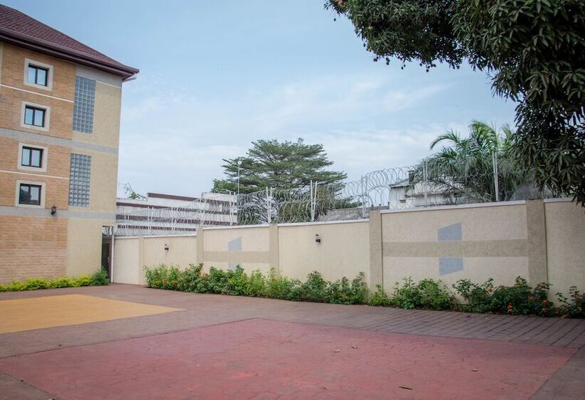 هتل Greenlodge Flambeau