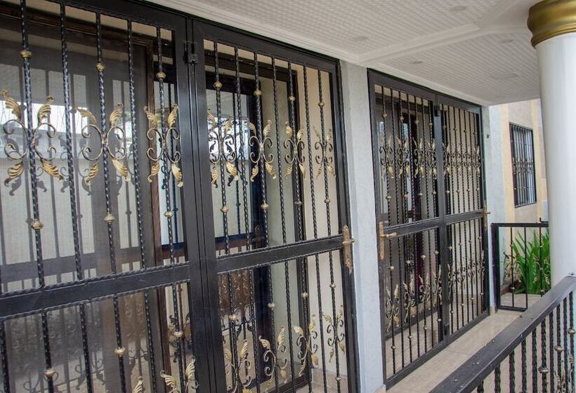 هتل Greenlodge Flambeau