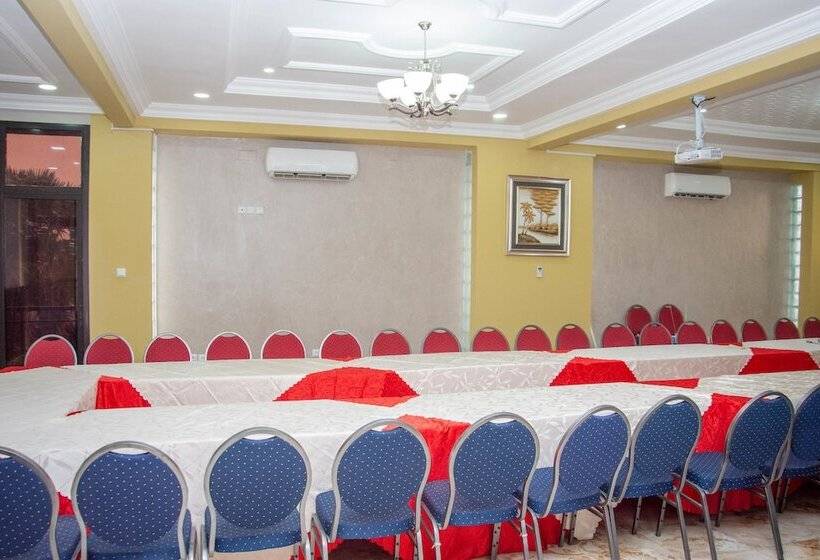 هتل Greenlodge Flambeau