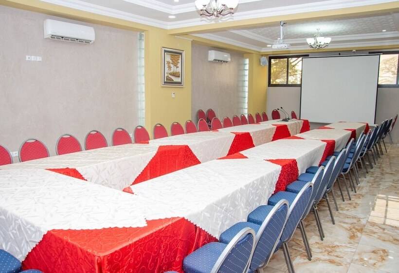 هتل Greenlodge Flambeau