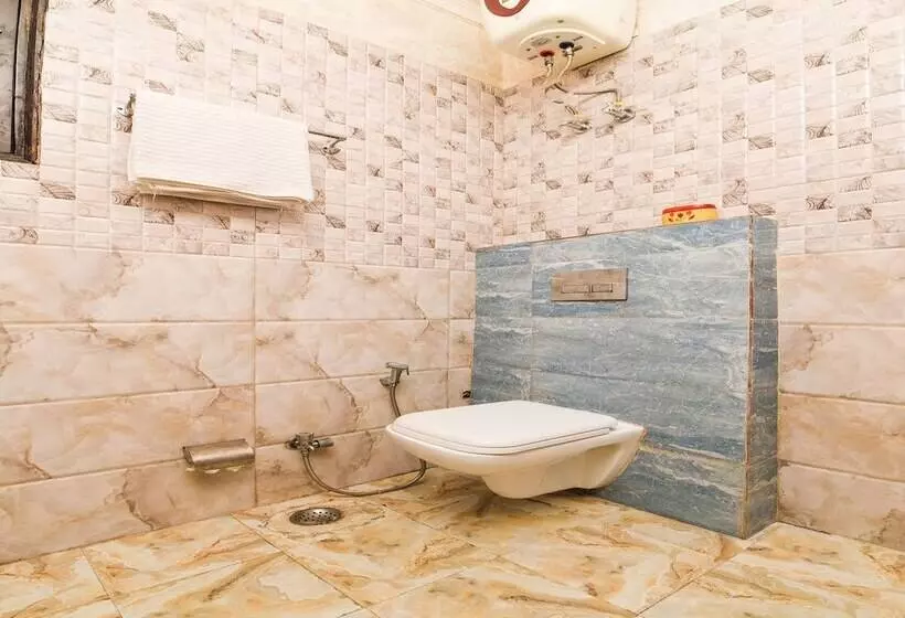 Hotelli Home Feeling Accomodation By Oyo Rooms