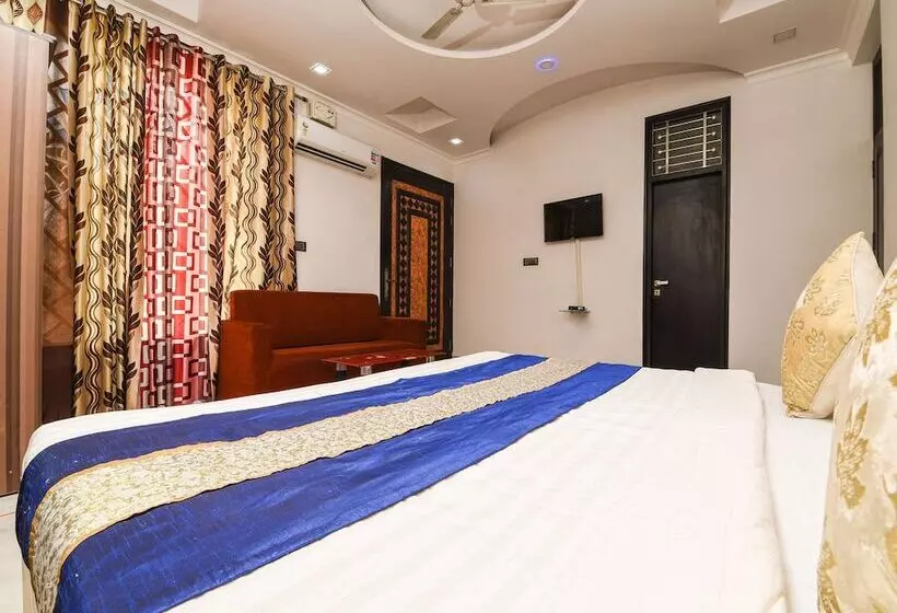 Hotelli Home Feeling Accomodation By Oyo Rooms