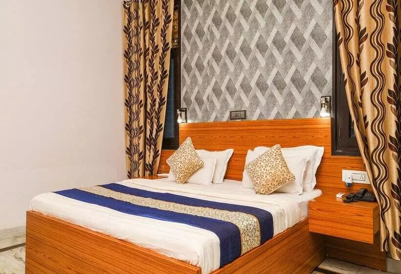 Hotelli Home Feeling Accomodation By Oyo Rooms