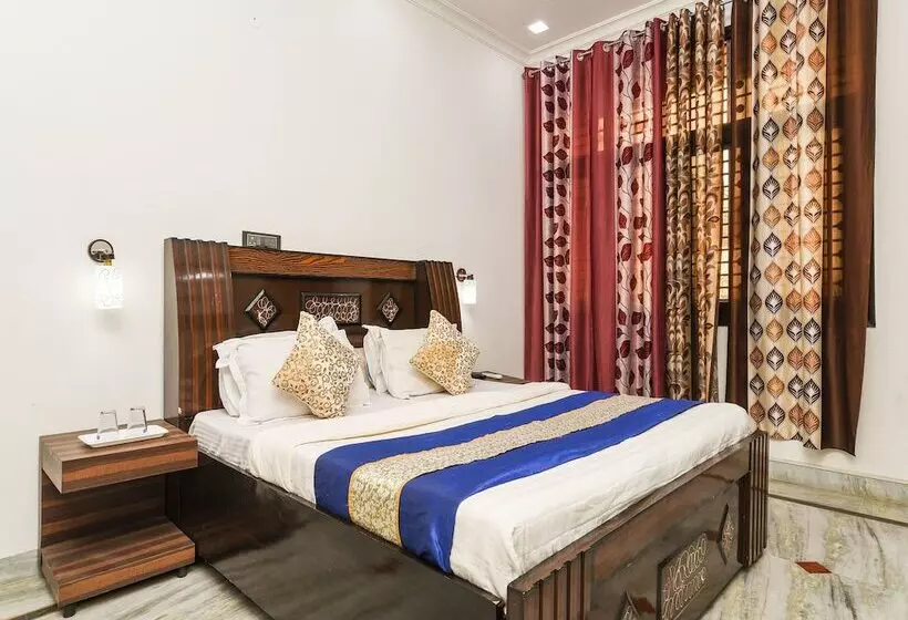 Hotelli Home Feeling Accomodation By Oyo Rooms