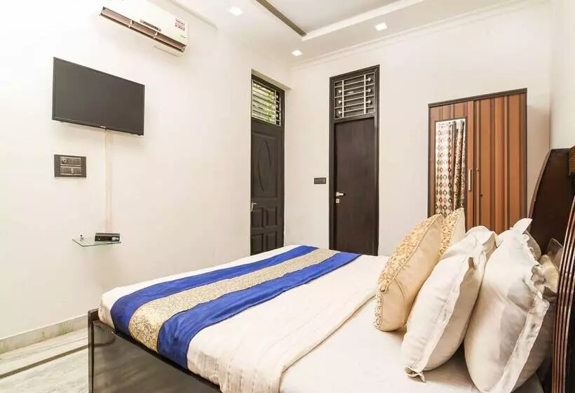 Hotelli Home Feeling Accomodation By Oyo Rooms