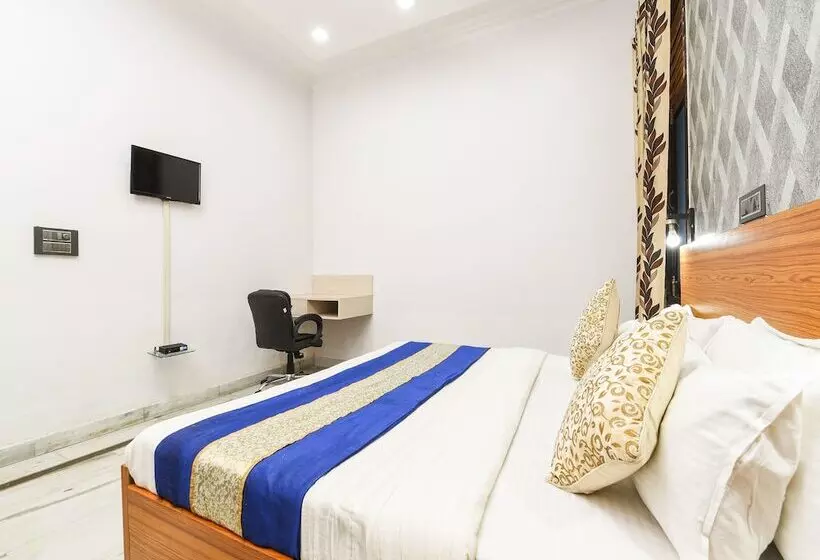 Hotelli Home Feeling Accomodation By Oyo Rooms