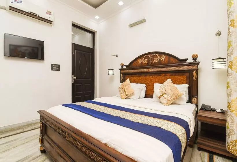 Hotelli Home Feeling Accomodation By Oyo Rooms