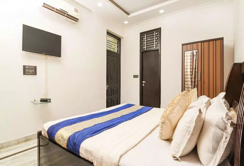 Hotelli Home Feeling Accomodation By Oyo Rooms