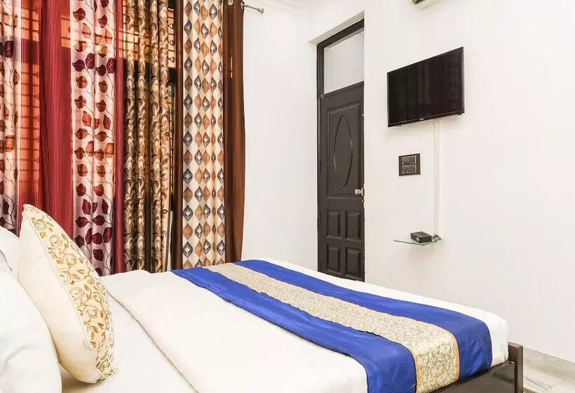 Hotelli Home Feeling Accomodation By Oyo Rooms