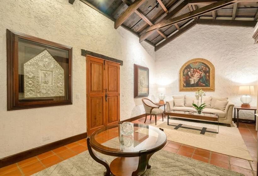 هتل Las Cruces Boutique