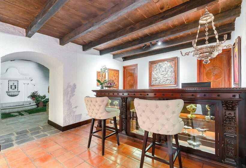 هتل Las Cruces Boutique