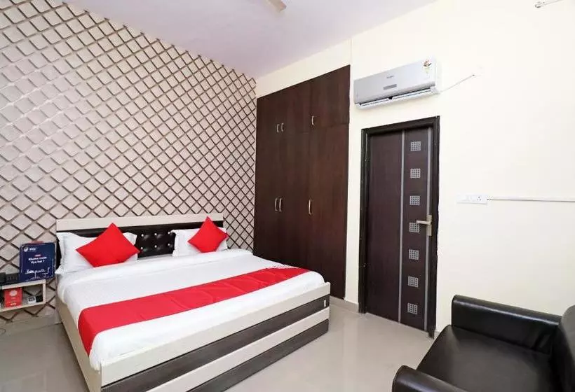 Hotelli Oyo 22698 Delight Residency