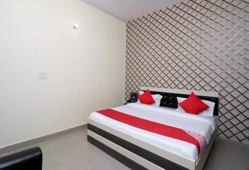 Hotelli Oyo 22698 Delight Residency
