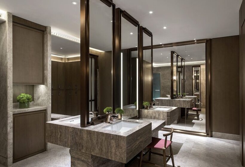 هتل The St. Regis Hong Kong