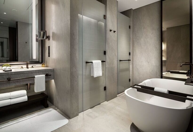 هتل The St. Regis Hong Kong