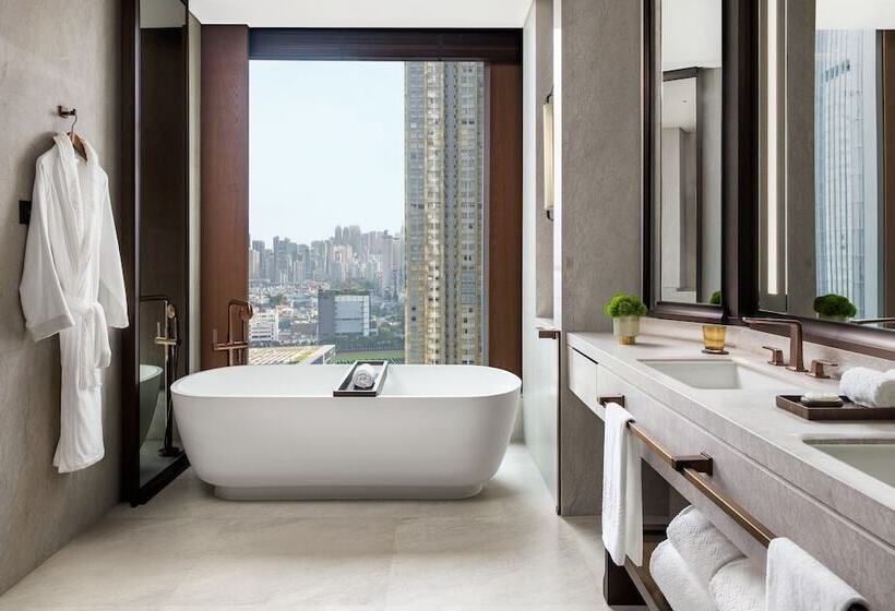 هتل The St. Regis Hong Kong