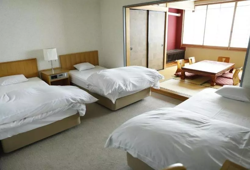 هتل Kinugawa Club  Kinsenkaku