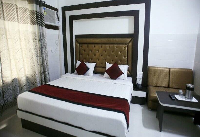 Oyo 17006 Hotel Girnar