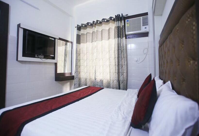 Oyo 17006 Hotel Girnar