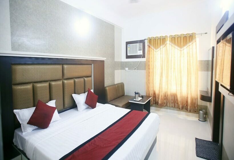 Oyo 17006 Hotel Girnar