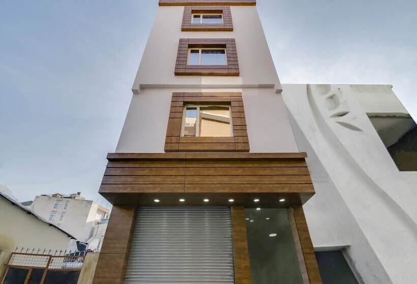 Oyo 17006 Hotel Girnar