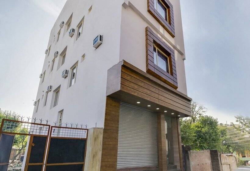 Oyo 17006 Hotel Girnar