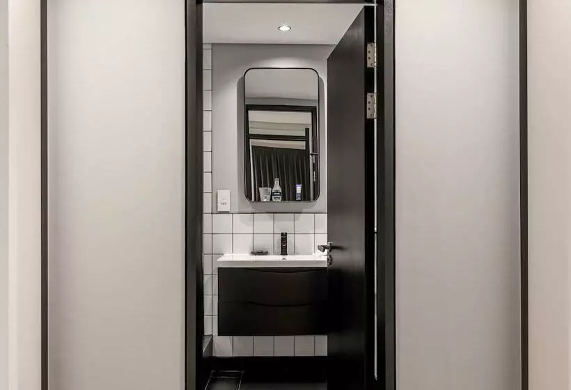 The Onyx Apartment Hotel By Newmark