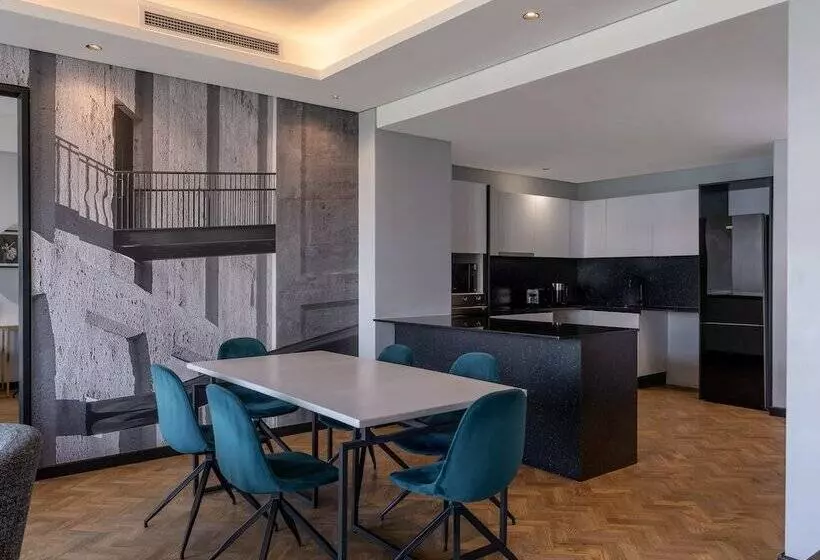 The Onyx Apartment Hotel By Newmark