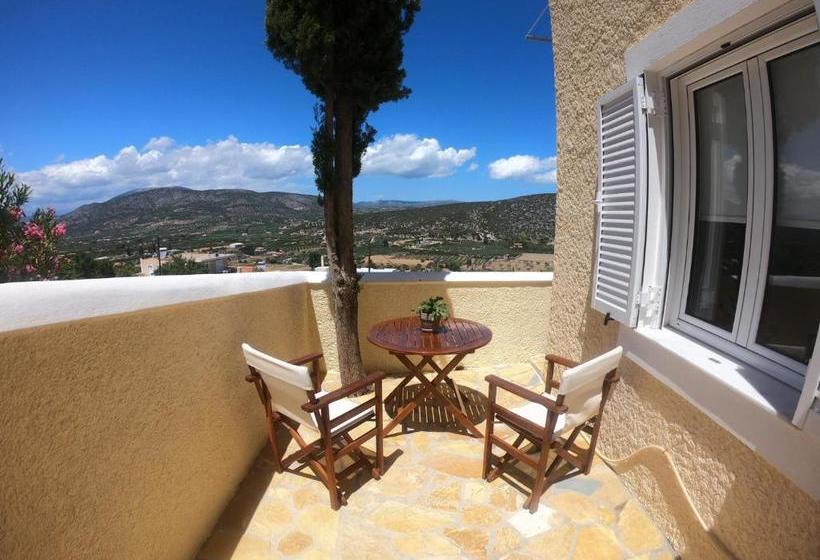 Treehouse Holiday Homes