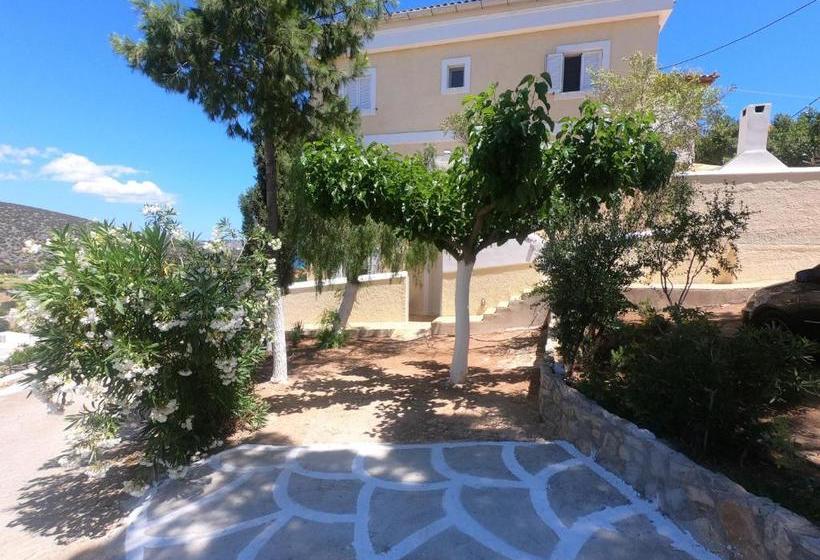 Treehouse Holiday Homes