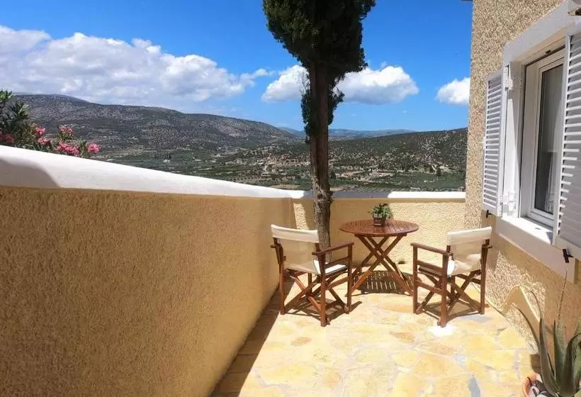 Treehouse Holiday Homes