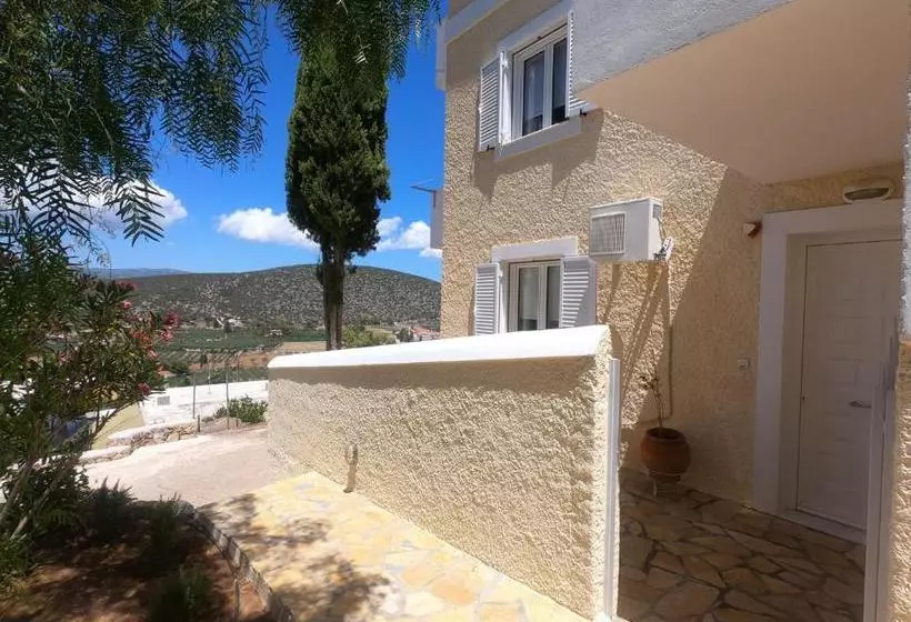 Treehouse Holiday Homes