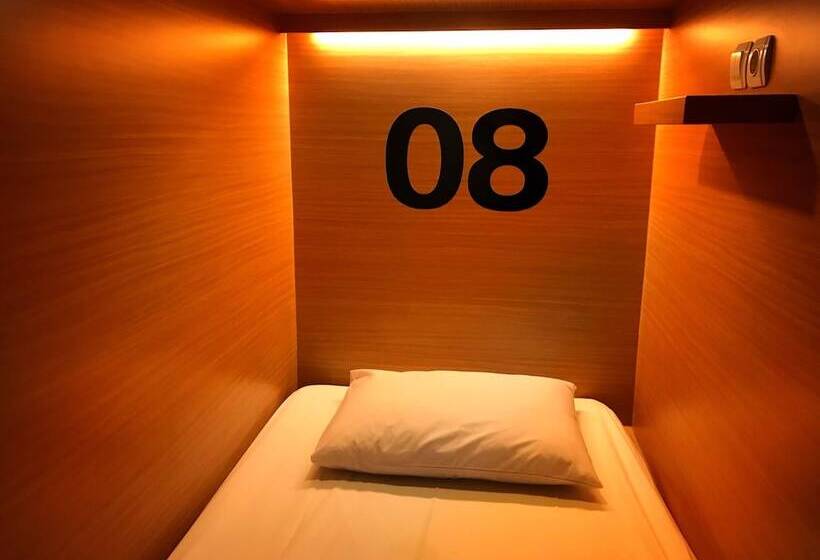 Retkeilymaja Tokyo Cubo