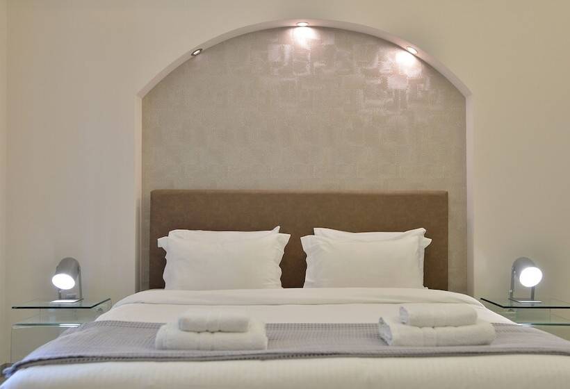 Alekos Apartments 2 Netflix, Self Check In