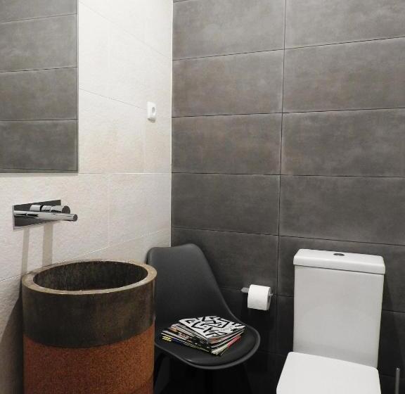 تختخواب و صبحانه Lisbon Airport Guesthouse