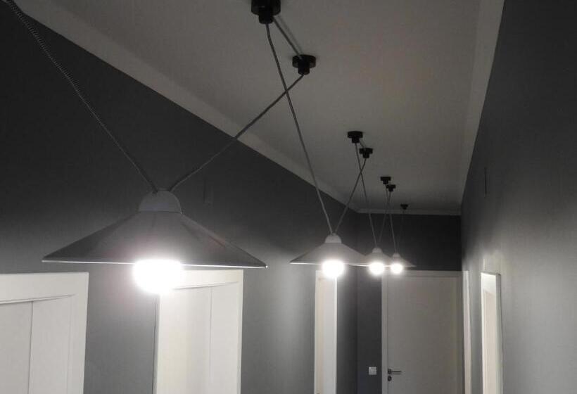 تختخواب و صبحانه Lisbon Airport Guesthouse