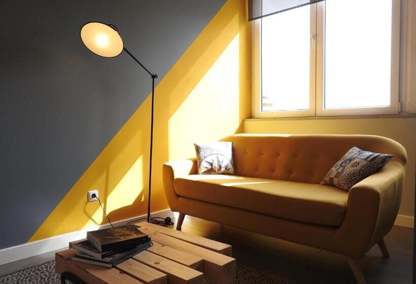 تختخواب و صبحانه Lisbon Airport Guesthouse