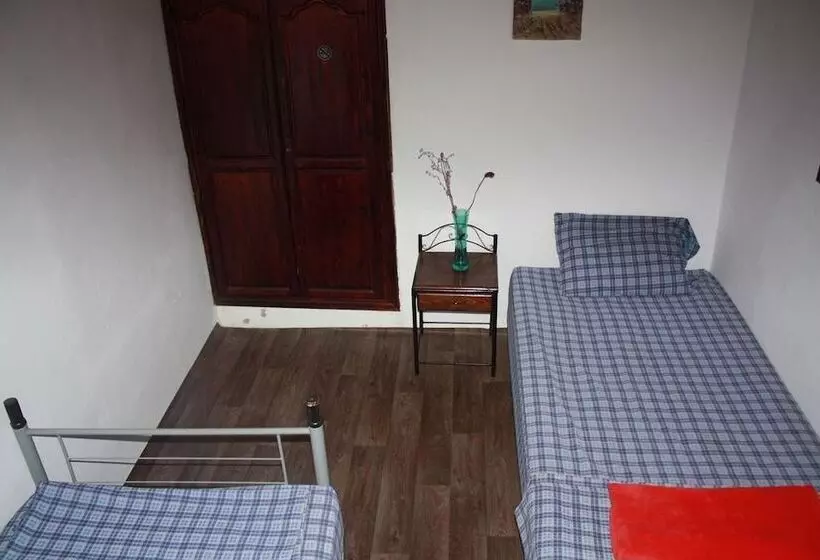 Crocro Surf Hostel