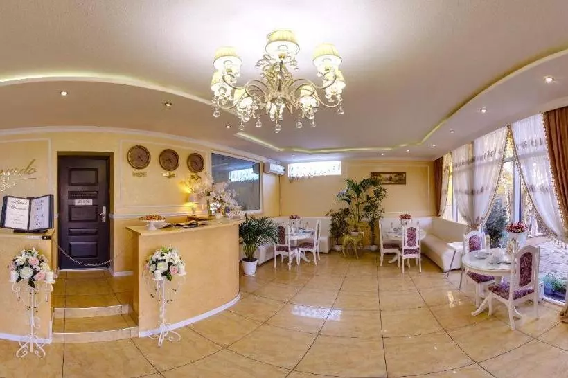 ホテル Grand Leonardo