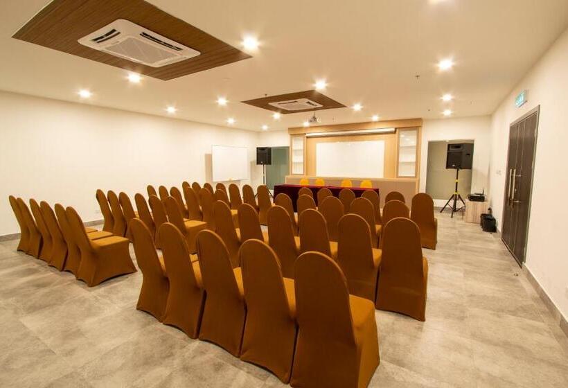 Az Hotel & Serviced Apartments