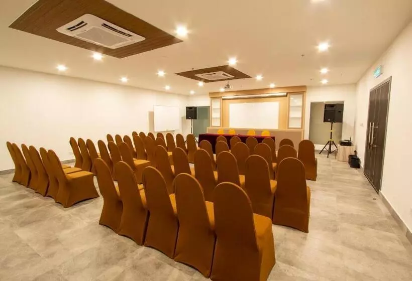 Az Hotel & Serviced Apartments