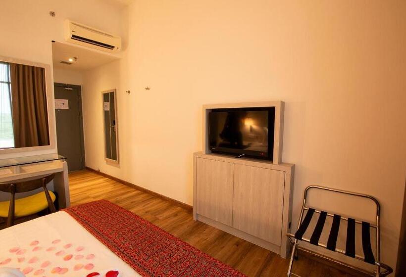 Az Hotel & Serviced Apartments