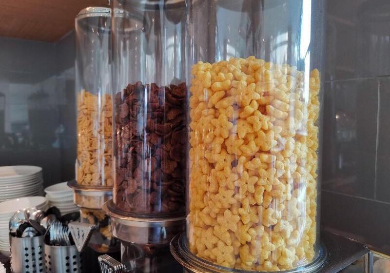 Az Hotel & Serviced Apartments