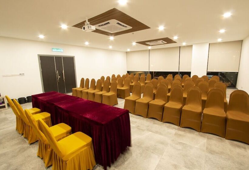 Az Hotel & Serviced Apartments