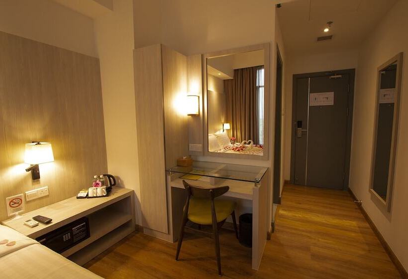 Az Hotel & Serviced Apartments