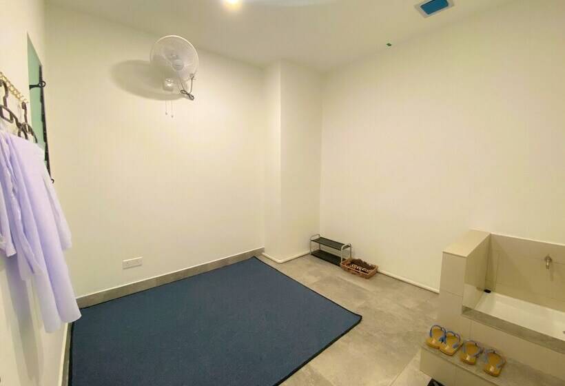 Az Hotel & Serviced Apartments