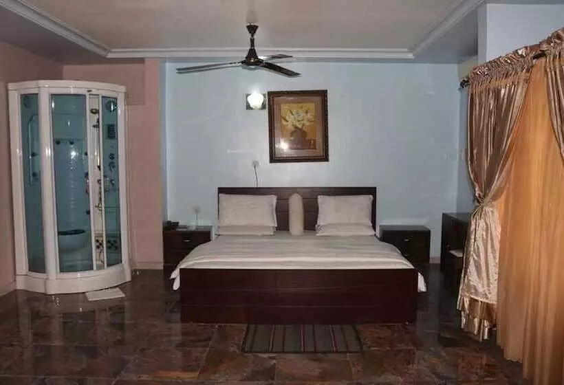هتل Kastrufid Lodge