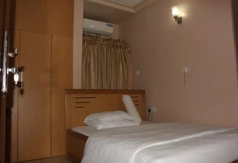 هتل Kastrufid Lodge