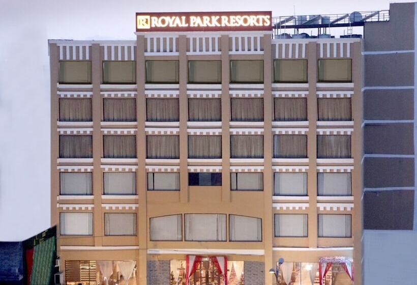 هتل Royal Park Resorts, Zirakpur, Pb